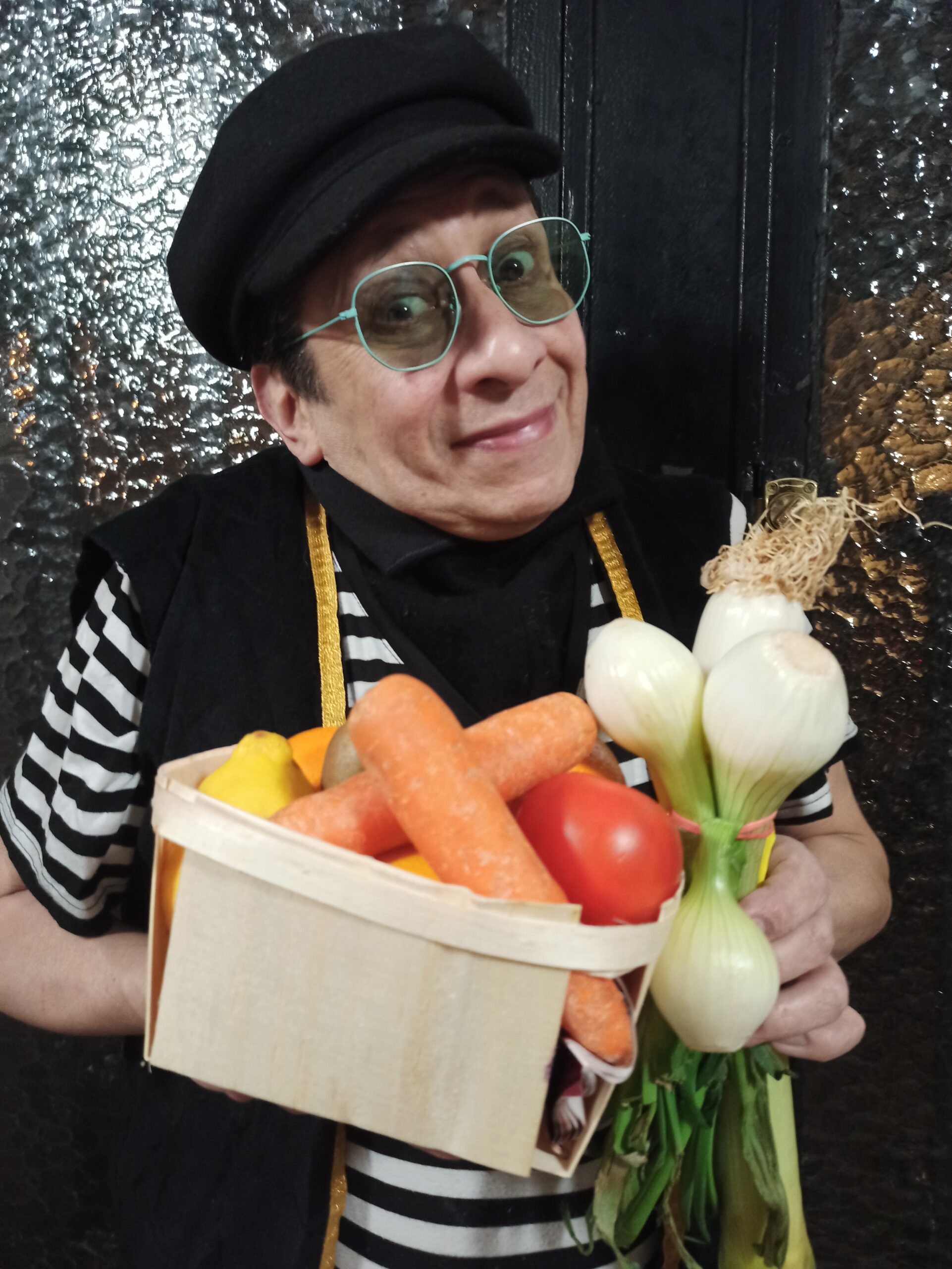 Animación de Evento en lo Día de los Enamorados en un Mercado